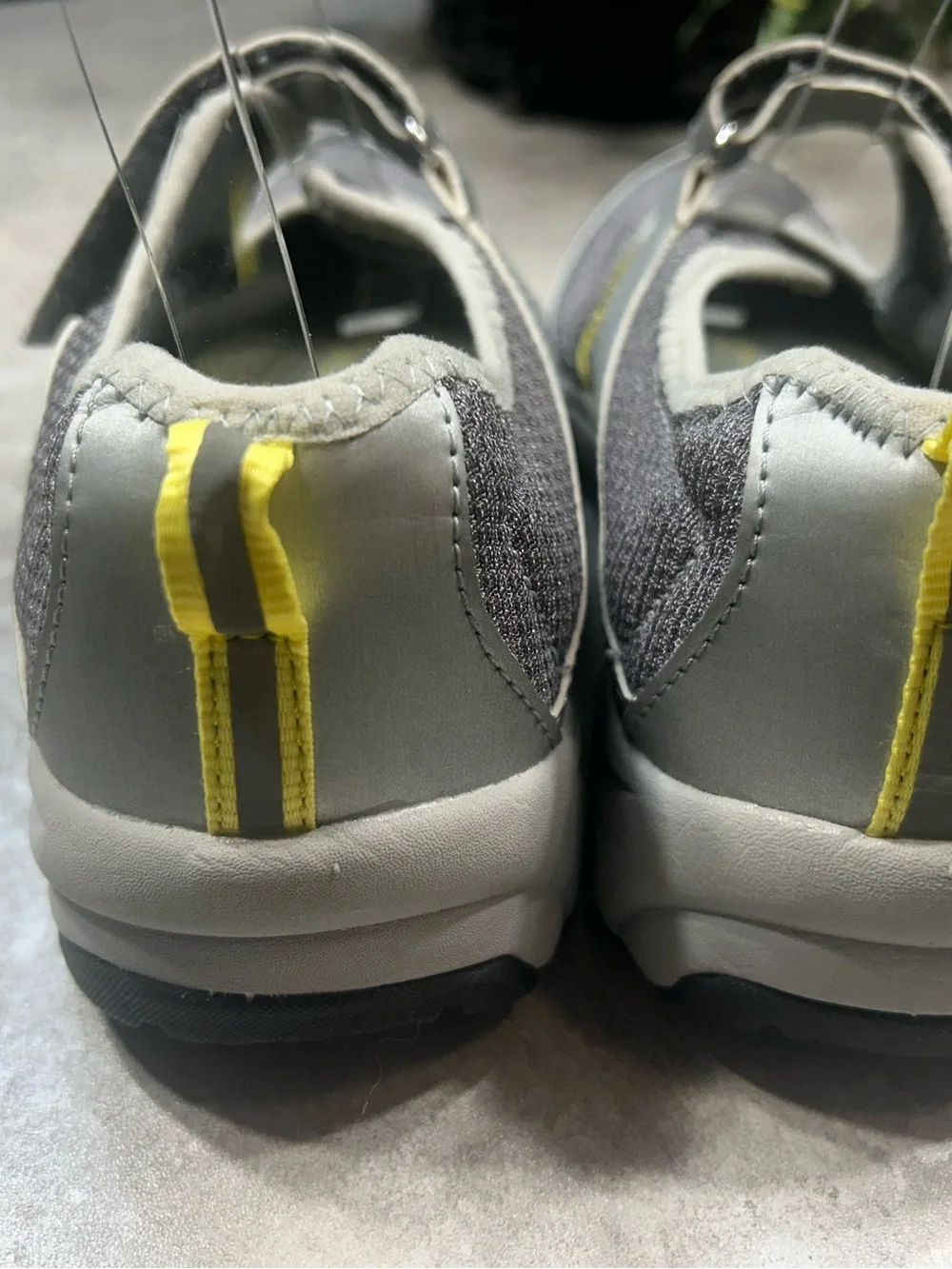 Vionic Mary Jane Gray Silver Yellow Comfort Walking Shoes Women’s Size 7